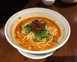 虎穴の担々麺