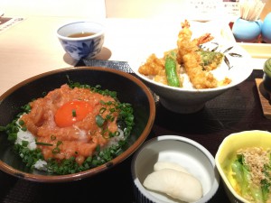 魚釜のランチメニュー2色丼