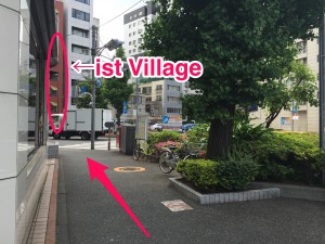 銀杏の木が目印